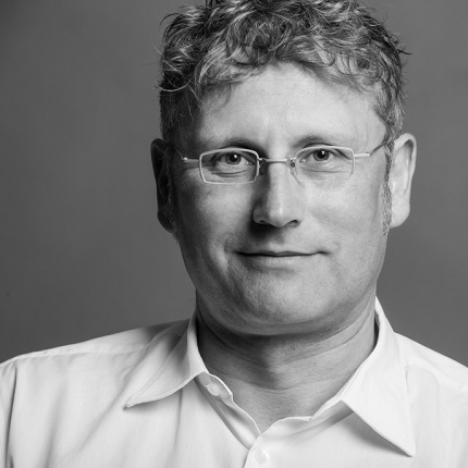 Dr. Raimund Schriek 